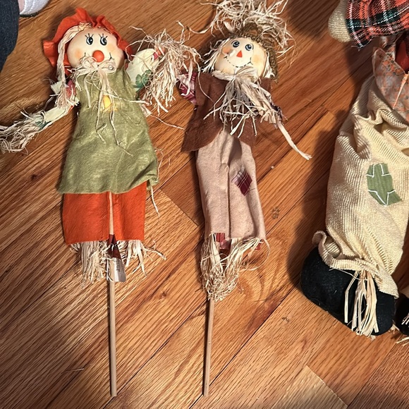 Scarecrow fall welcome arrangement - Picture 7 of 7